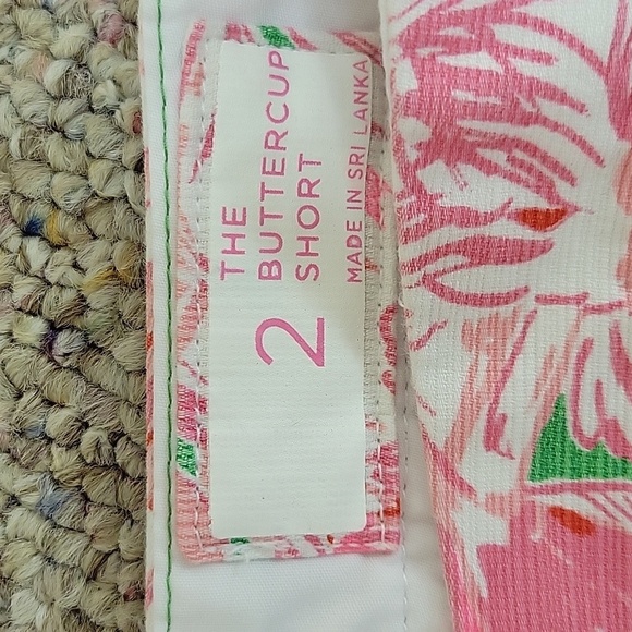 Lilly Pulitzer Pink Green Flamingo Buttercup Shorts Sz 2, Cotton. 5" Inseam - Picture 6 of 7